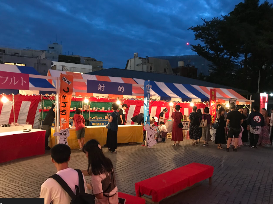 夜間のイベントの様子